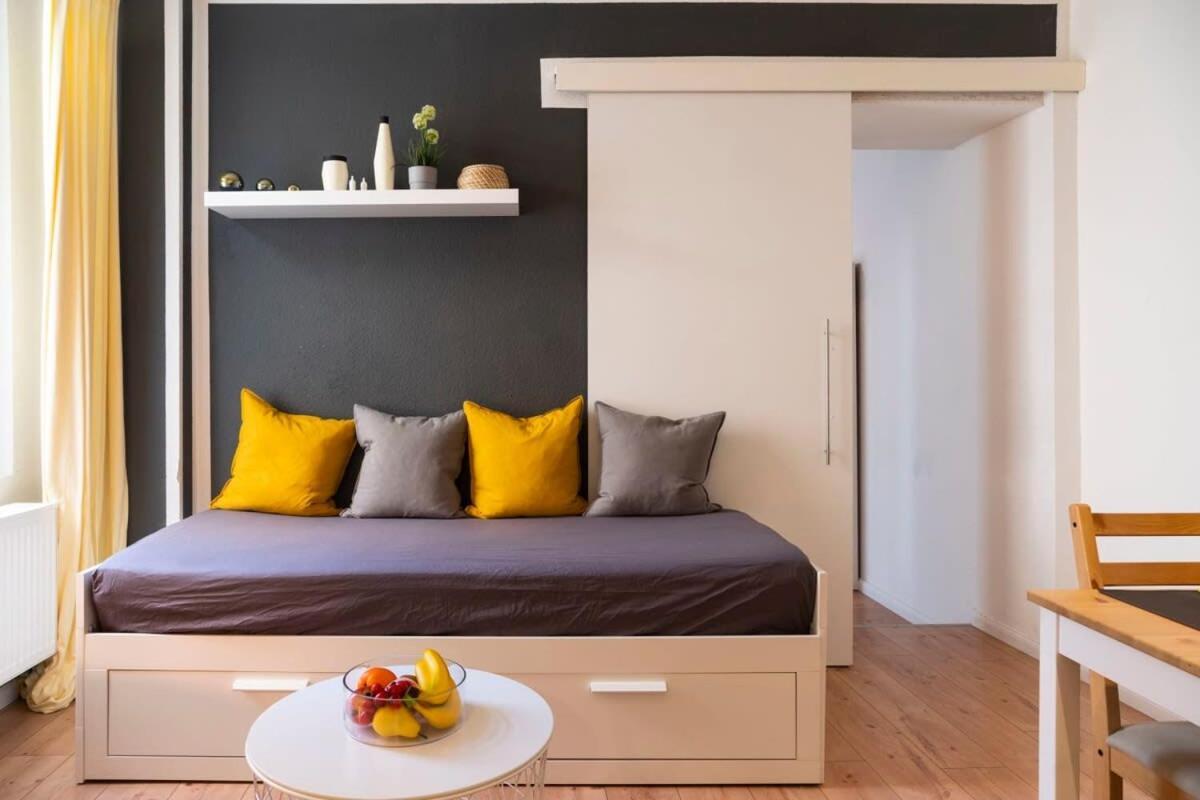2 Bedroom In Great Location In Kreuzberg Berlin Exterior photo
