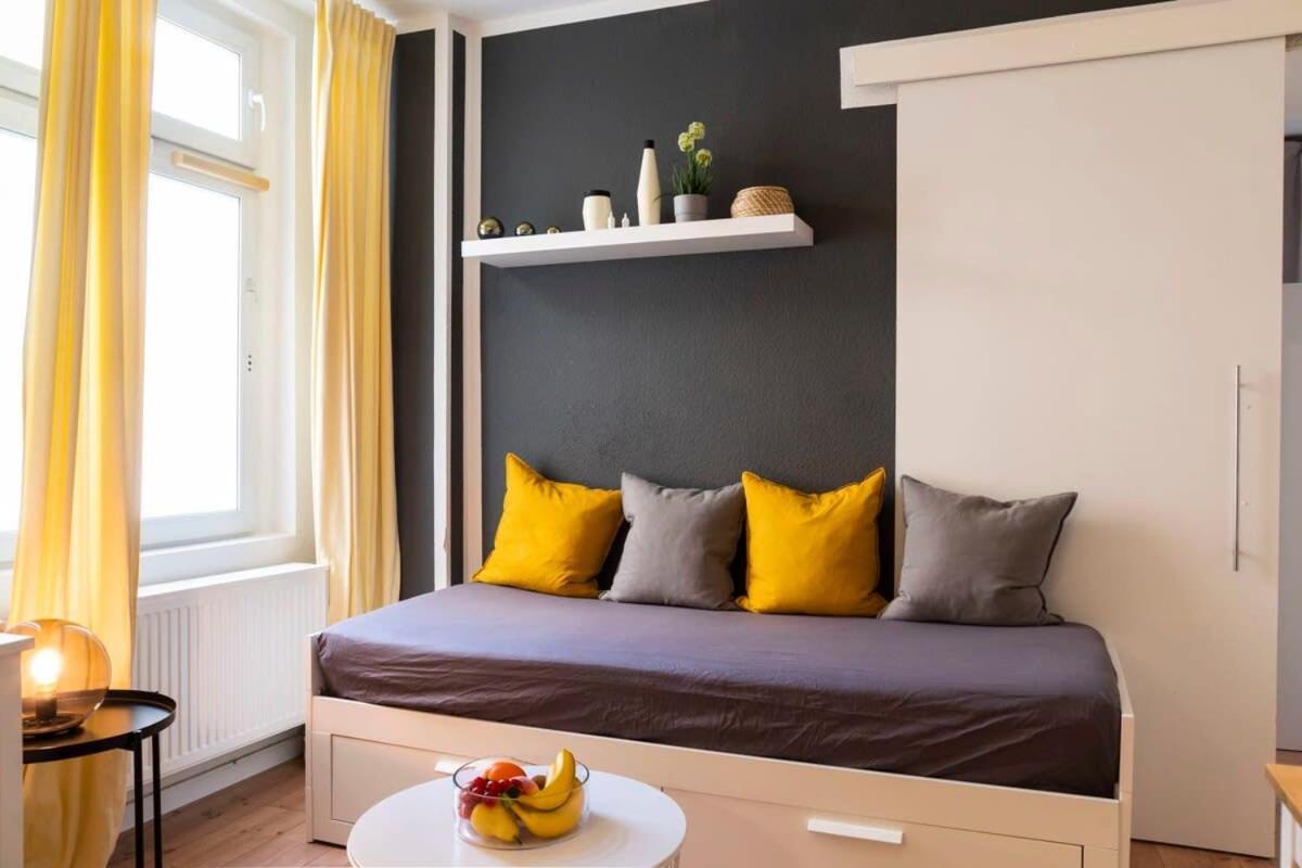 2 Bedroom In Great Location In Kreuzberg Berlin Exterior photo