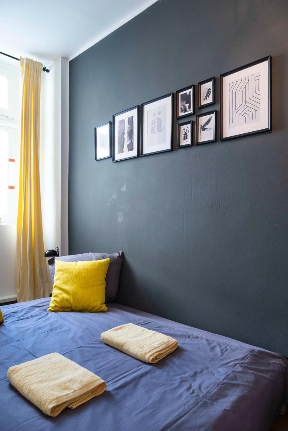 2 Bedroom In Great Location In Kreuzberg Berlin Exterior photo