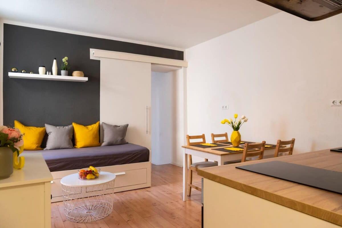 2 Bedroom In Great Location In Kreuzberg Berlin Exterior photo
