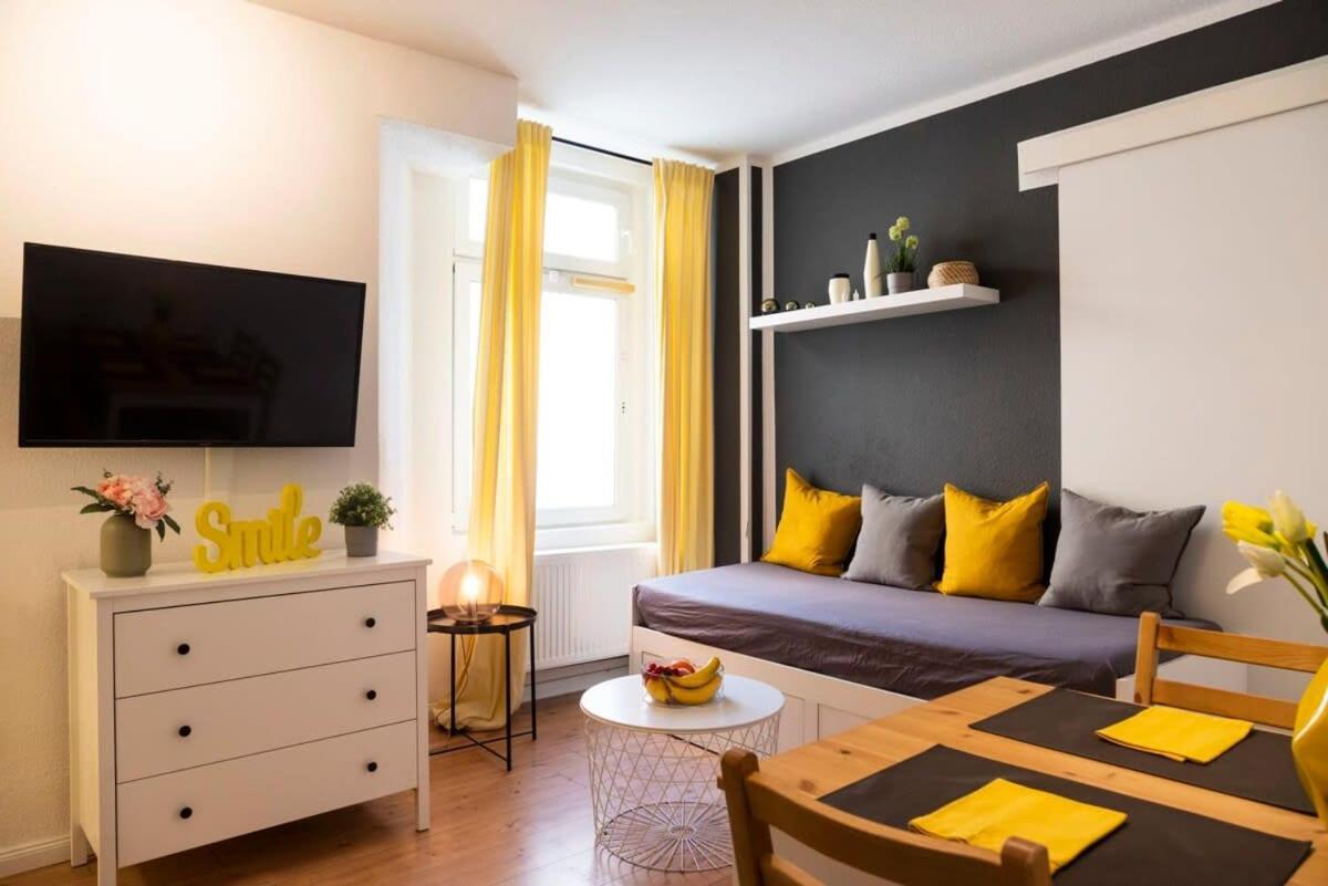 2 Bedroom In Great Location In Kreuzberg Berlin Exterior photo